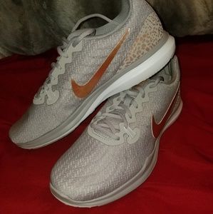 Nike Women's In-Season TR 7 cross training shoes